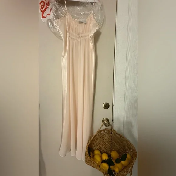 Gorgeous Vintage Madison Studio Blush Pink Slip/Nightgown - Picture 2 of 4
